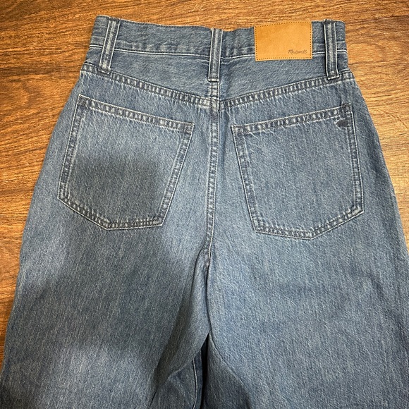 Madewell Tapered Yoke Jeans in Steinbeck Wash - comfort stretch - Picture 9 of 12